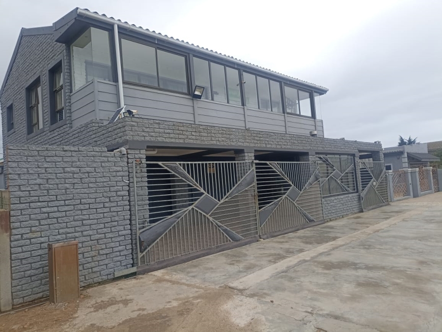 5 Bedroom Property for Sale in Heiderand Western Cape